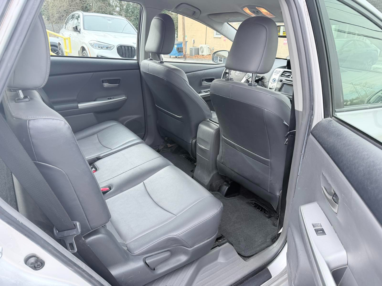 Toyota Prius V Five 2013