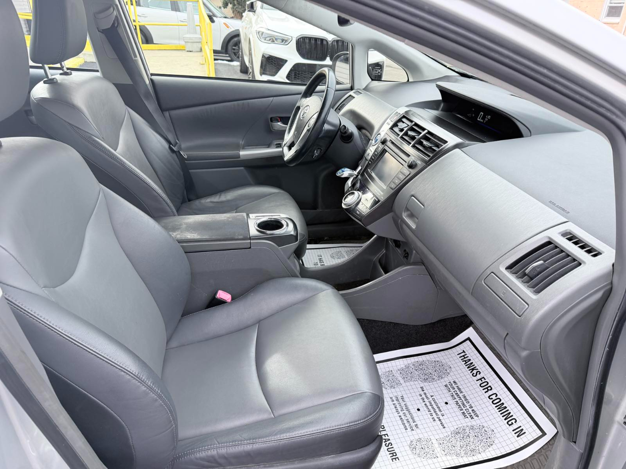 Toyota Prius V Five 2013