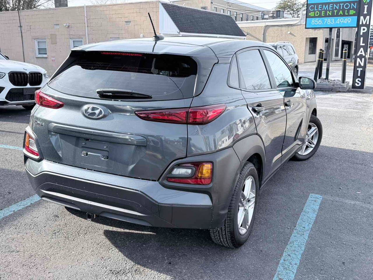 Hyundai Kona SE 2021