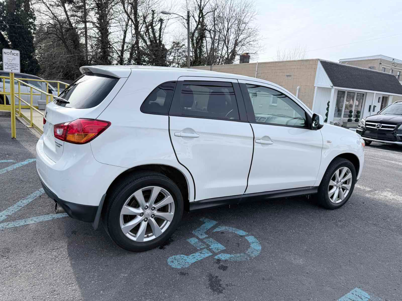 Mitsubishi Outlander Sport ES 2WD 2015