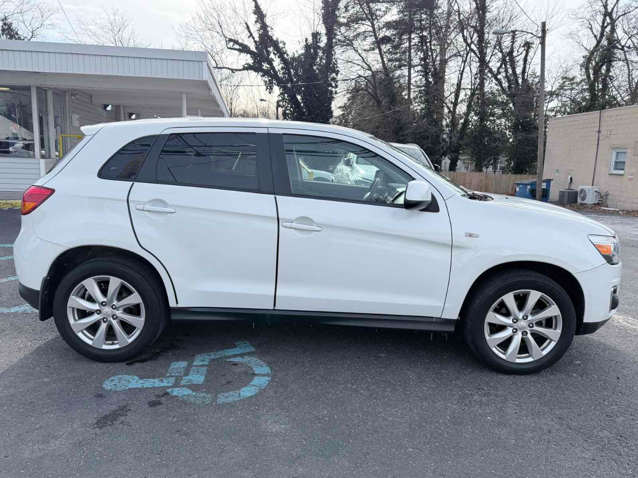 Mitsubishi Outlander Sport ES 2WD 2015