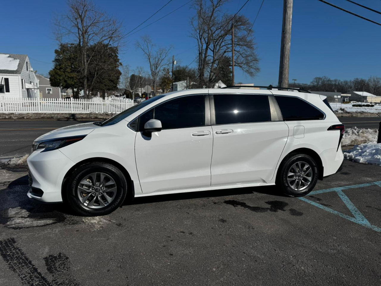 Toyota Sienna LE 8-Passenger 2022