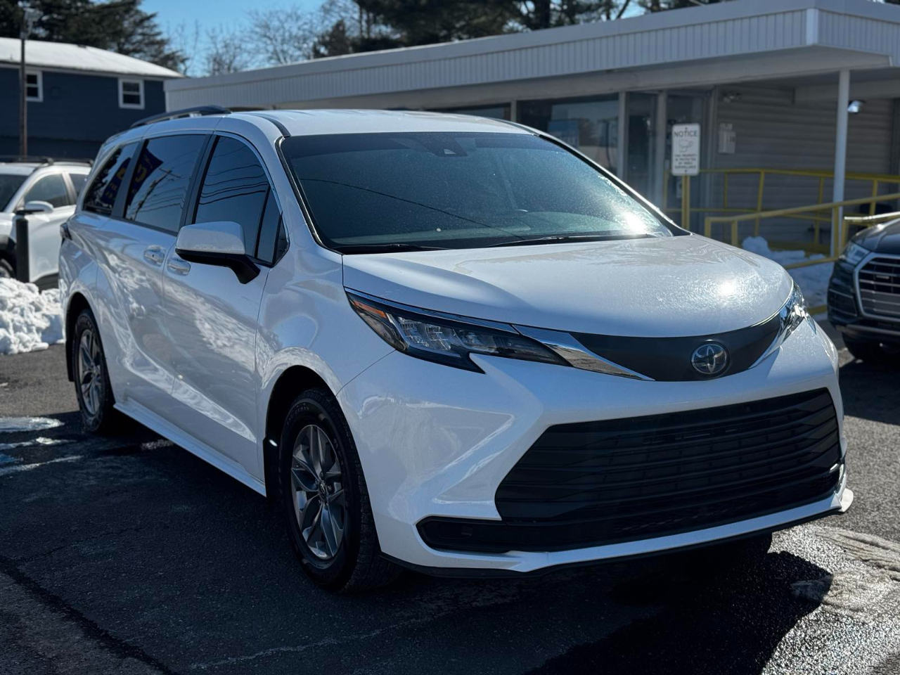 Toyota Sienna LE 8-Passenger 2022