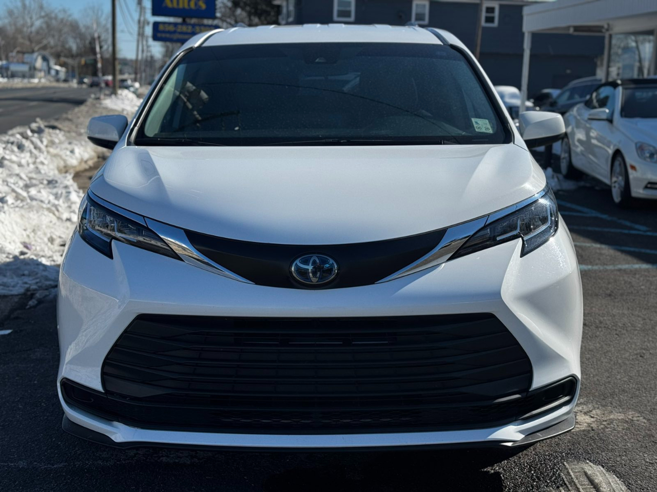 Toyota Sienna LE 8-Passenger 2022