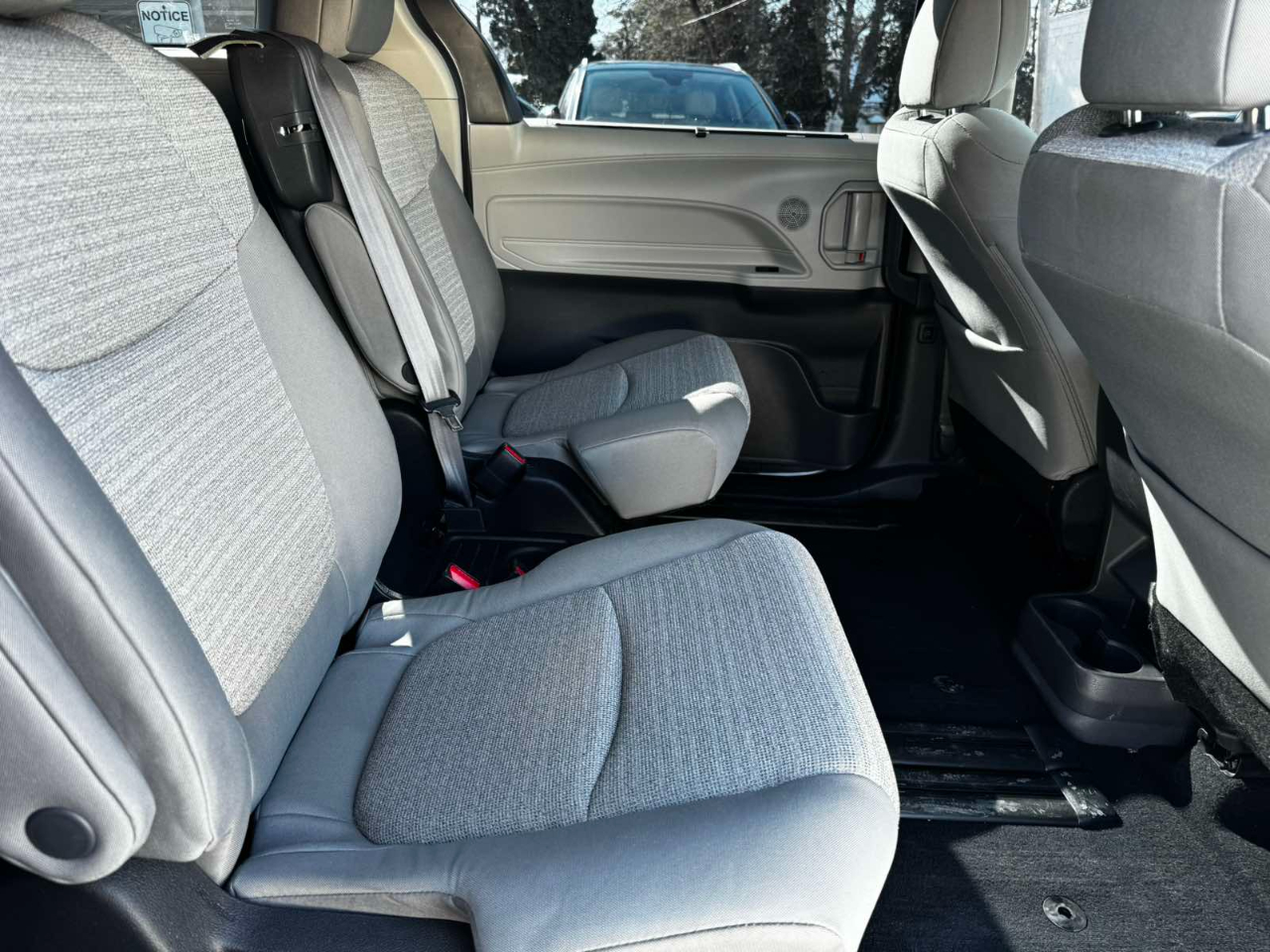 Toyota Sienna LE 8-Passenger 2022