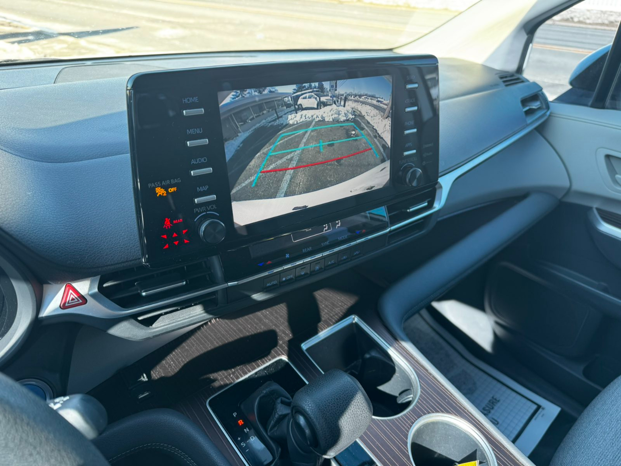 Toyota Sienna LE 8-Passenger 2022