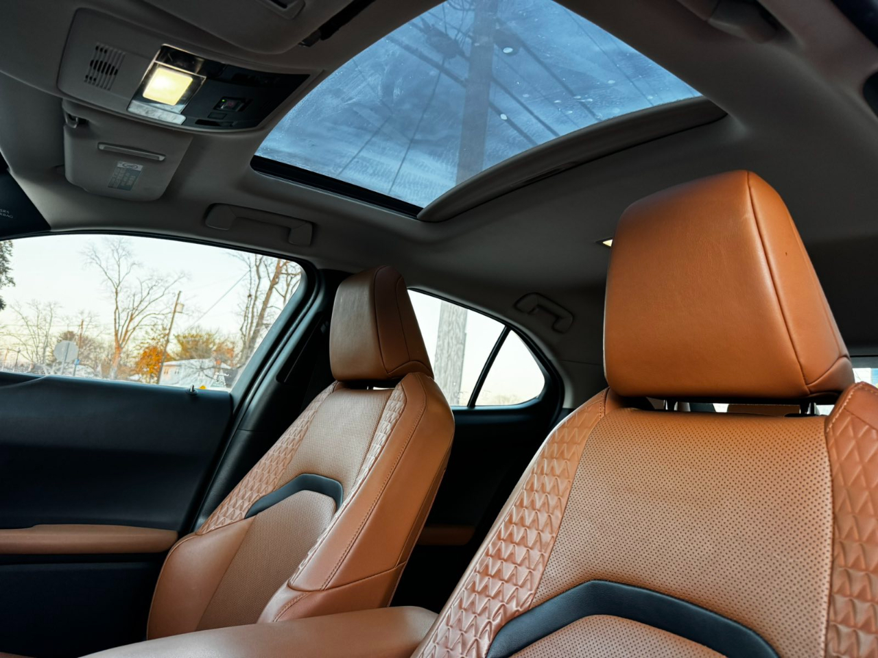 Lexus UX 200 Base 2019