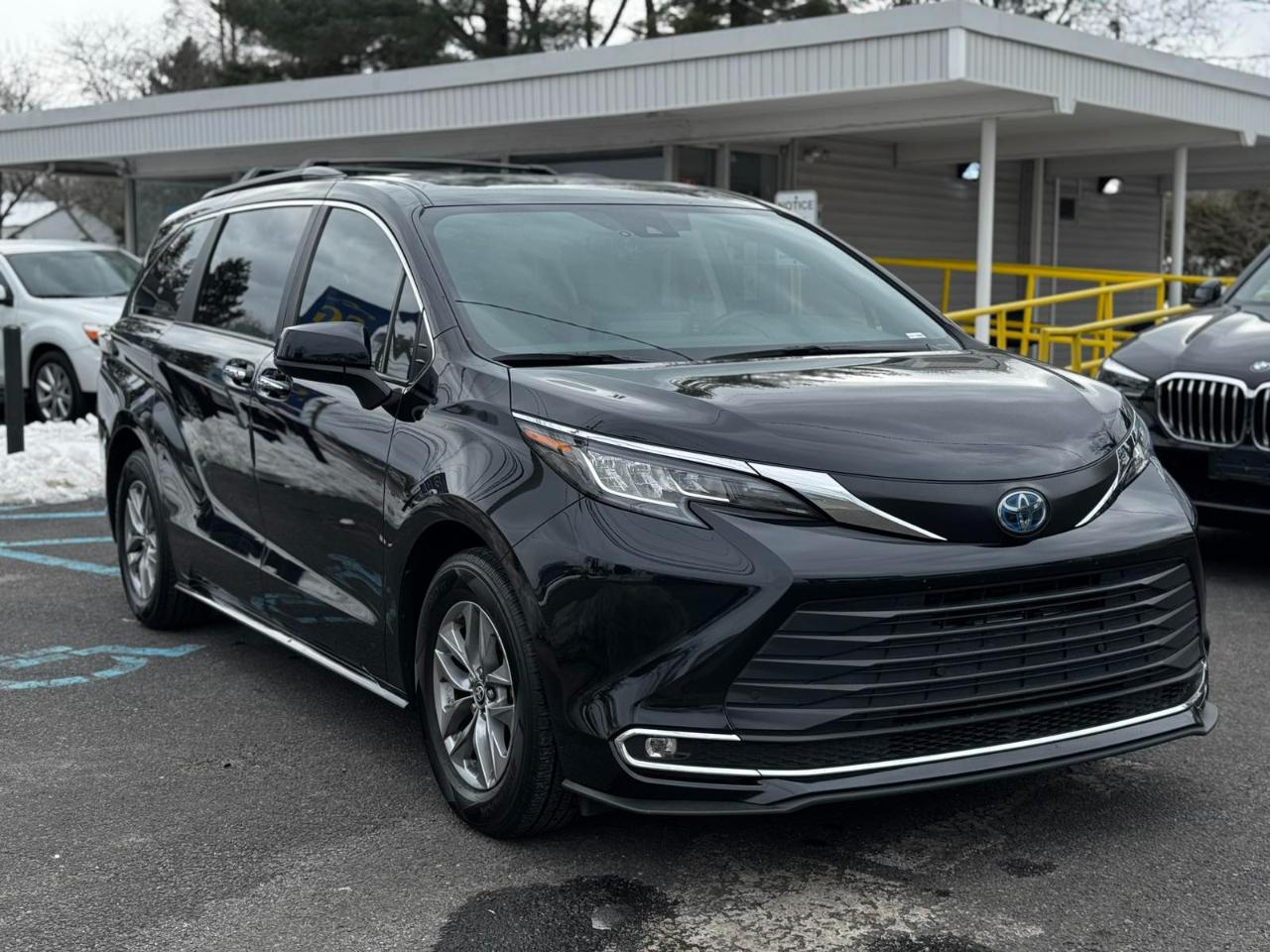 Toyota Sienna XLE 7-Passenger 2023