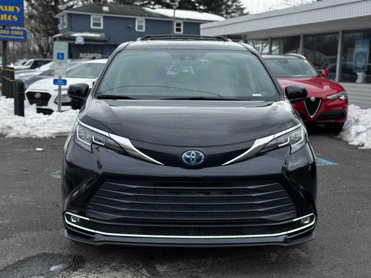 Toyota Sienna XLE 7-Passenger 2023
