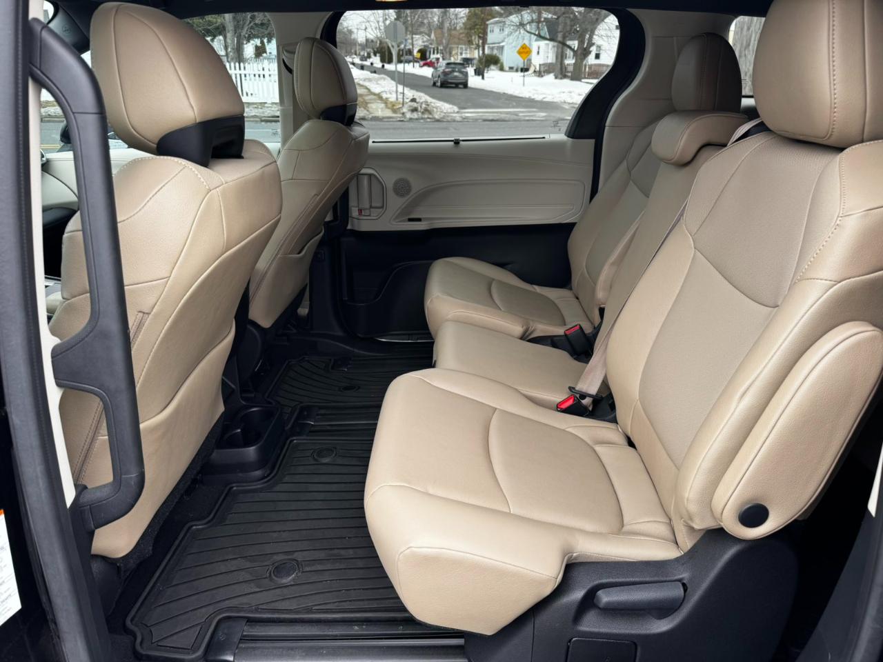 Toyota Sienna XLE 7-Passenger 2023