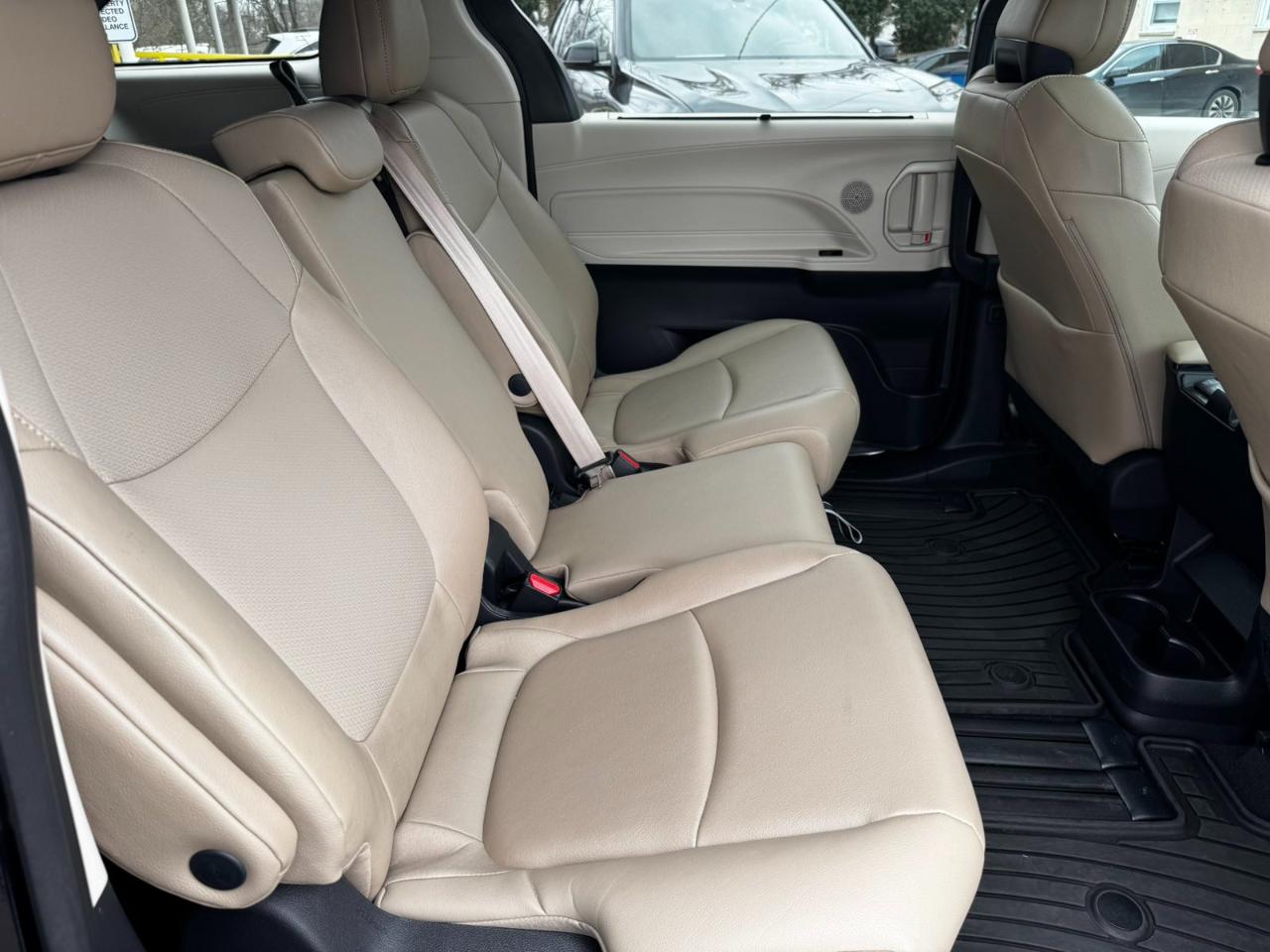 Toyota Sienna XLE 7-Passenger 2023