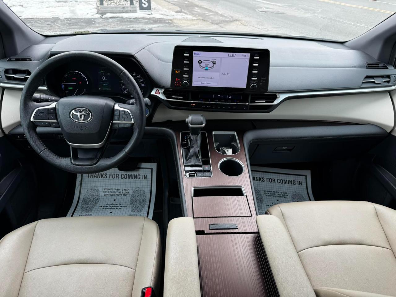 Toyota Sienna XLE 7-Passenger 2023