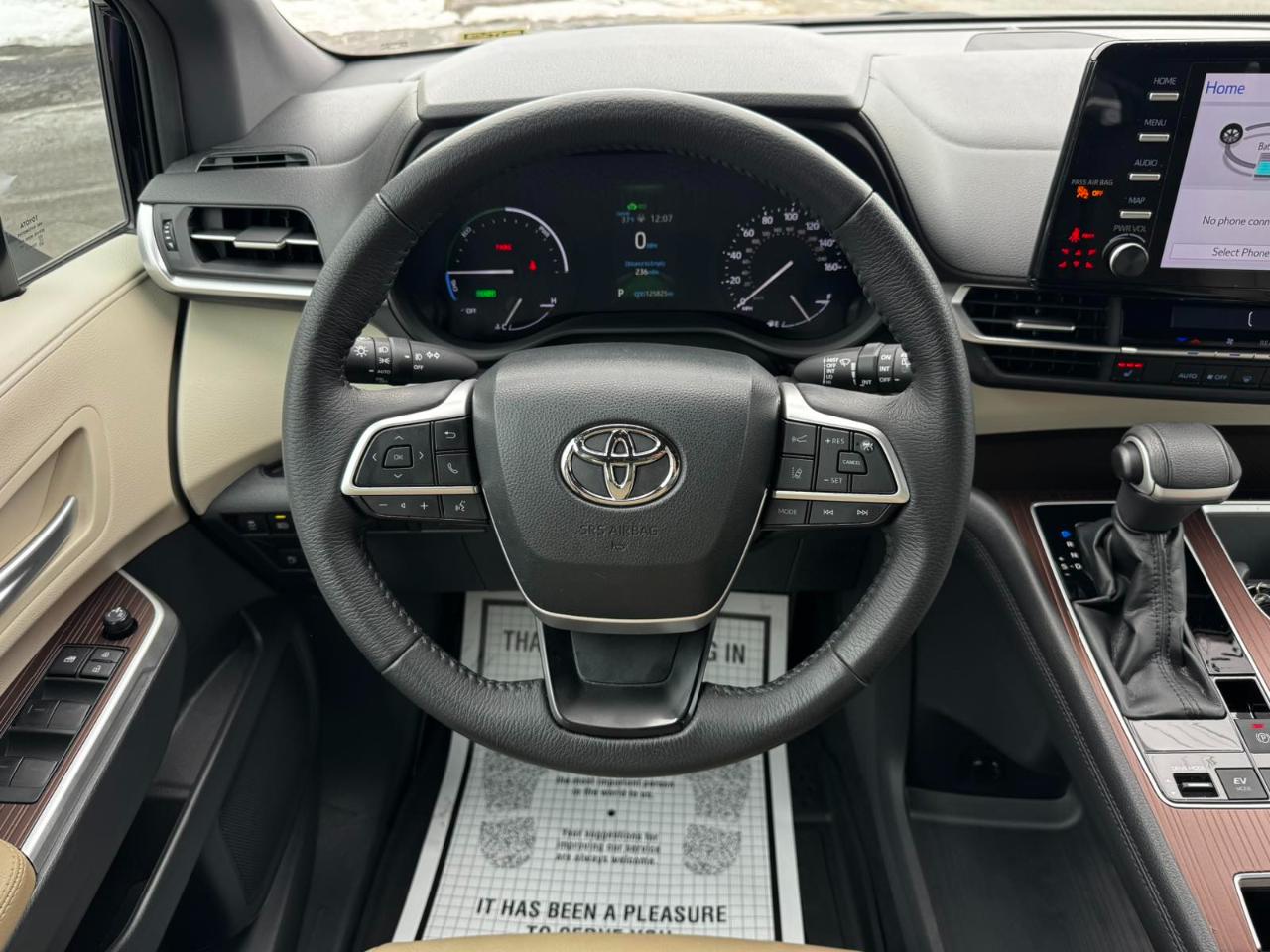 Toyota Sienna XLE 7-Passenger 2023