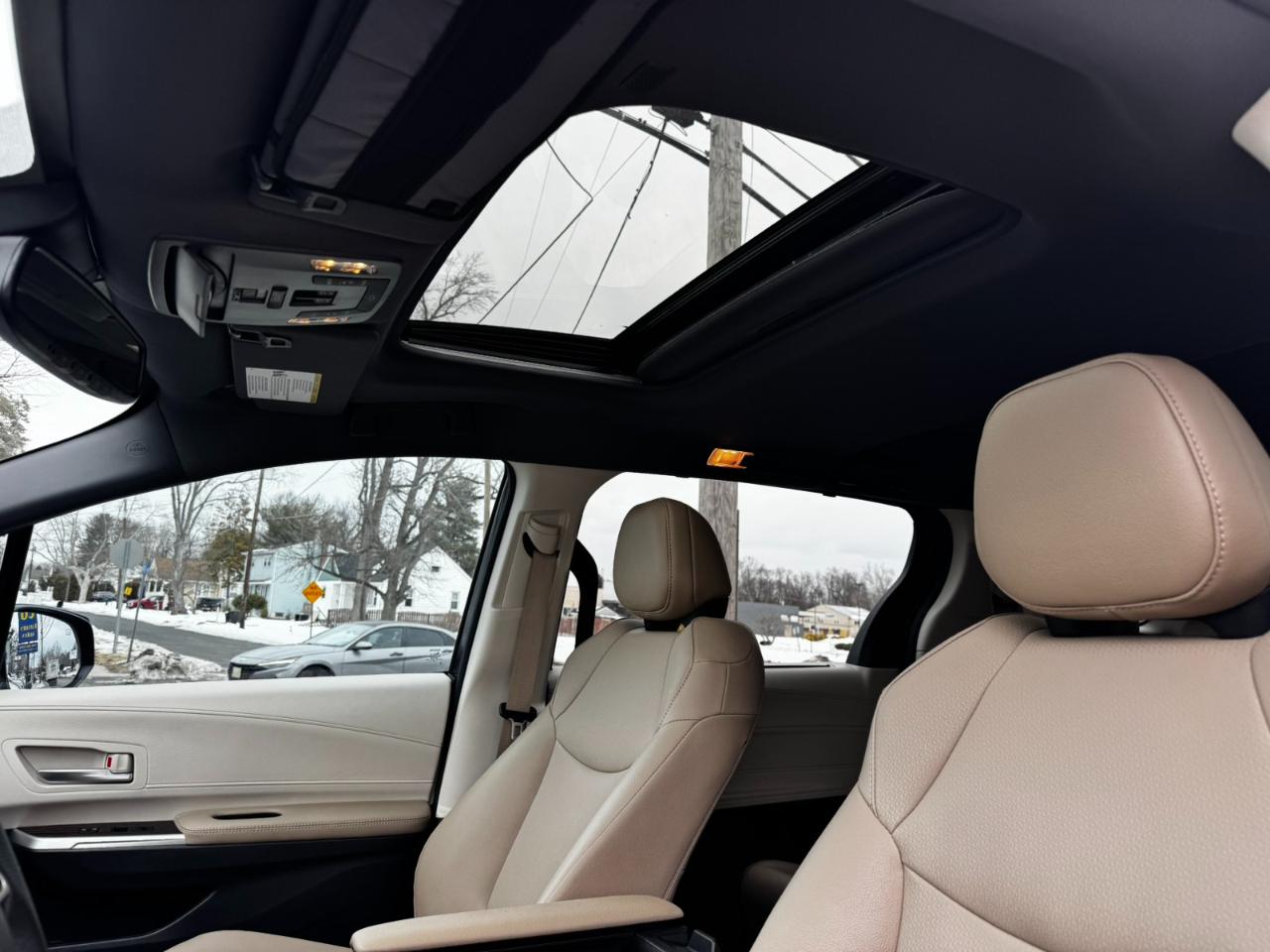 Toyota Sienna XLE 7-Passenger 2023