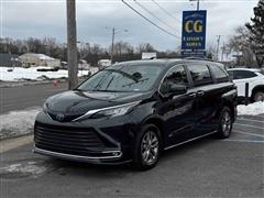 2023 Toyota Sienna 