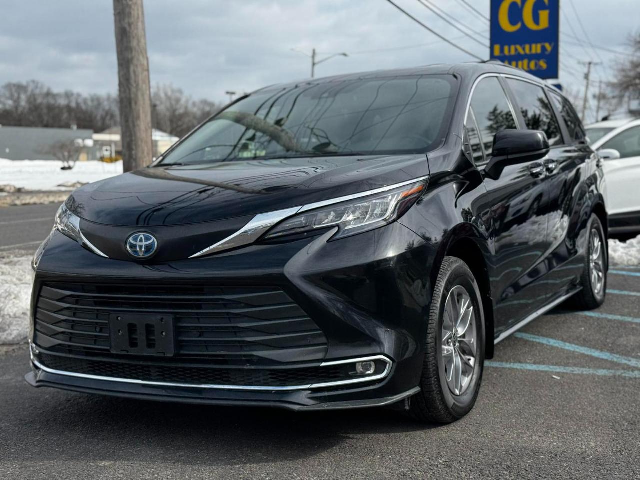 Toyota Sienna XLE 7-Passenger AWD 2023