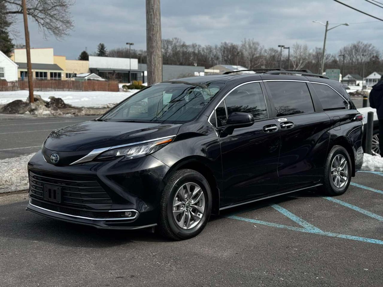 Toyota Sienna XLE 7-Passenger AWD 2023