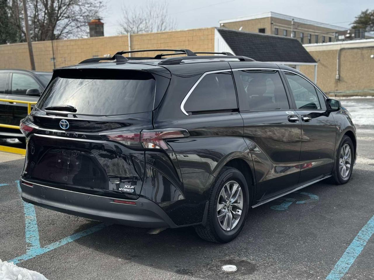 Toyota Sienna XLE 7-Passenger AWD 2023
