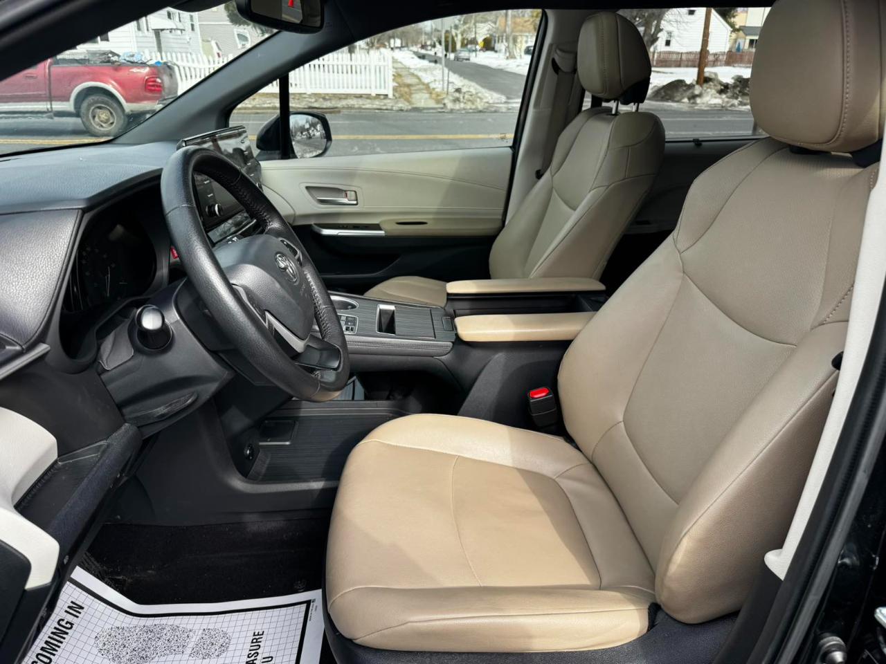 Toyota Sienna XLE 7-Passenger AWD 2023