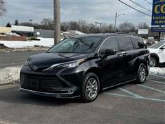 2023 Toyota Sienna 