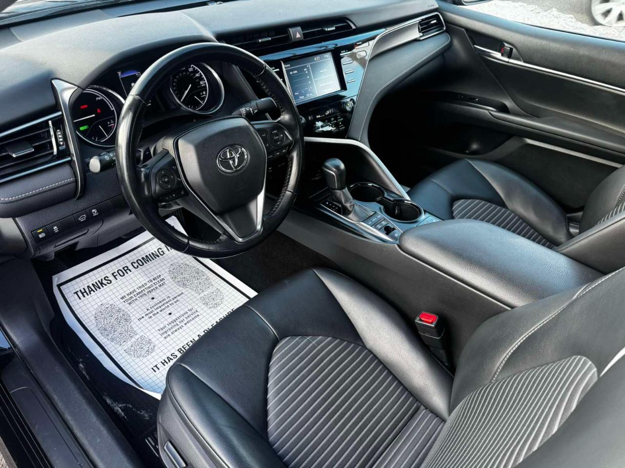 Toyota Camry Hybrid SE 2019