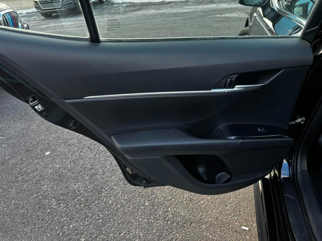 Toyota Camry Hybrid SE 2019