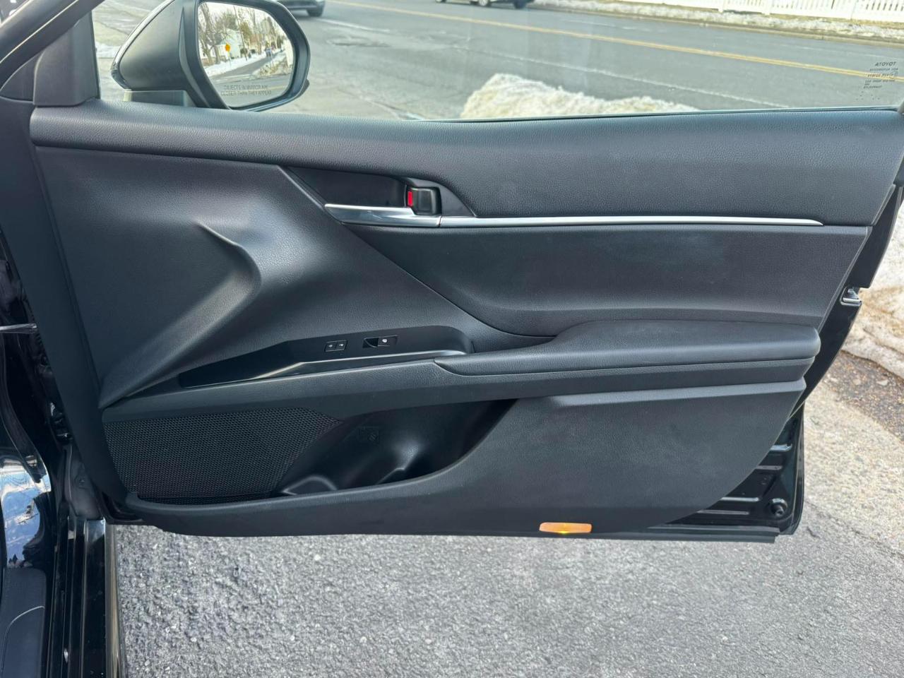 Toyota Camry Hybrid SE 2019