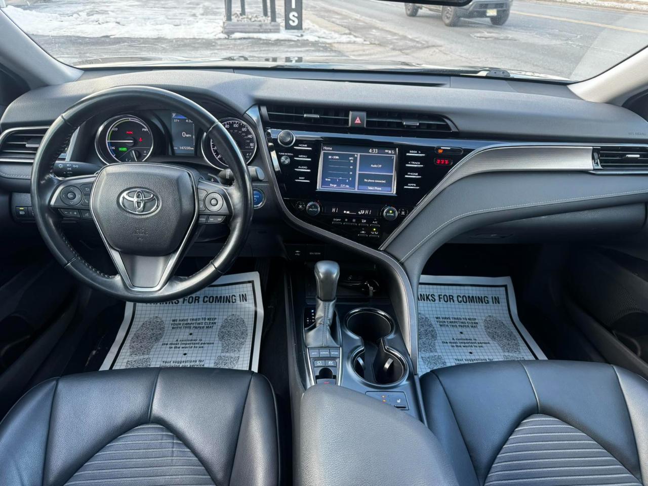Toyota Camry Hybrid SE 2019