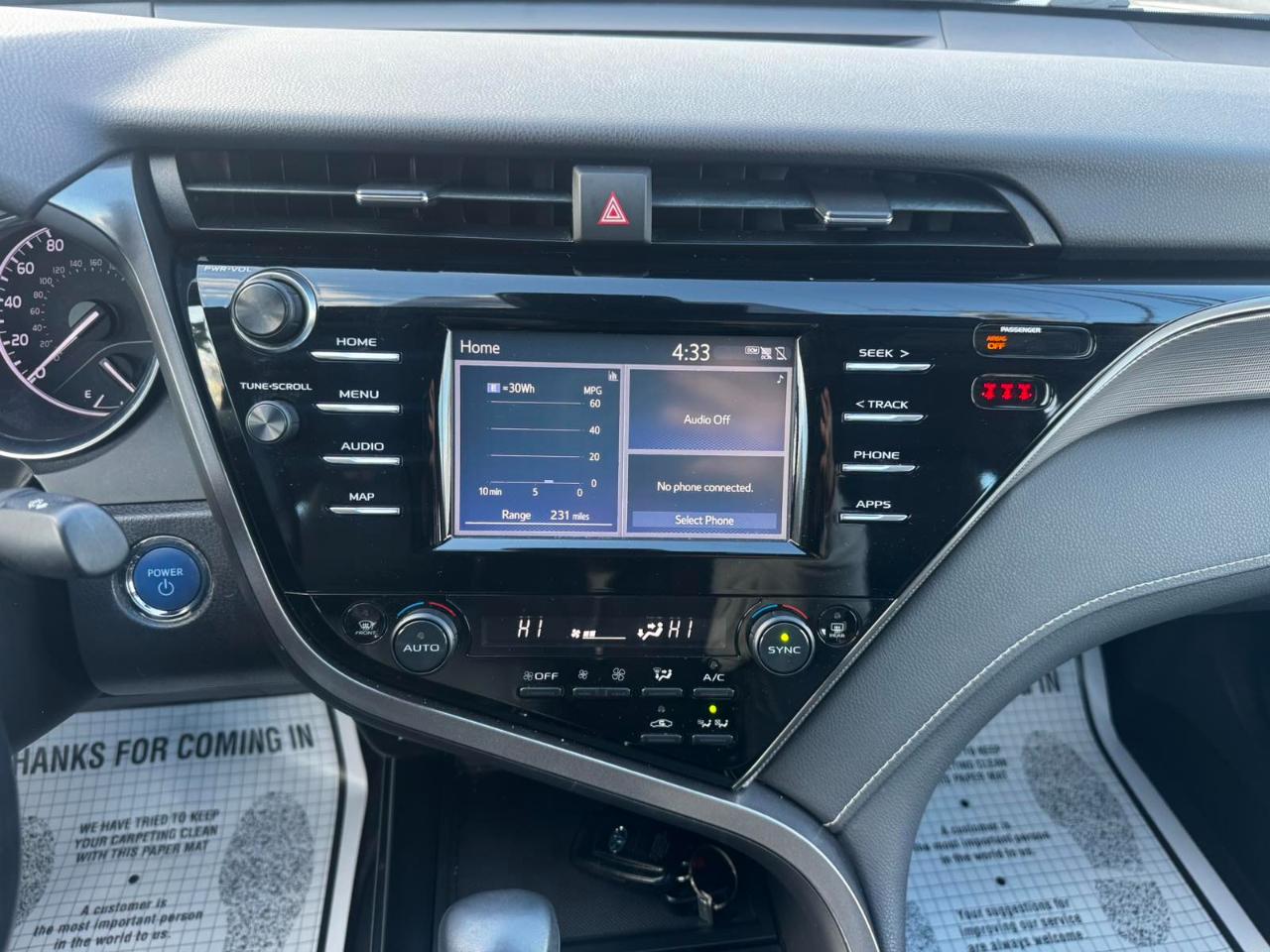 Toyota Camry Hybrid SE 2019