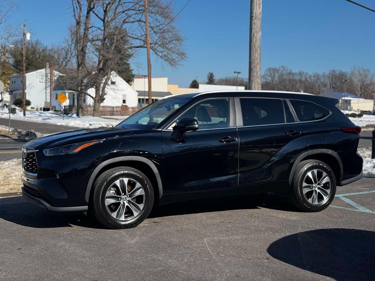 Toyota Highlander Hybrid XLE 2023