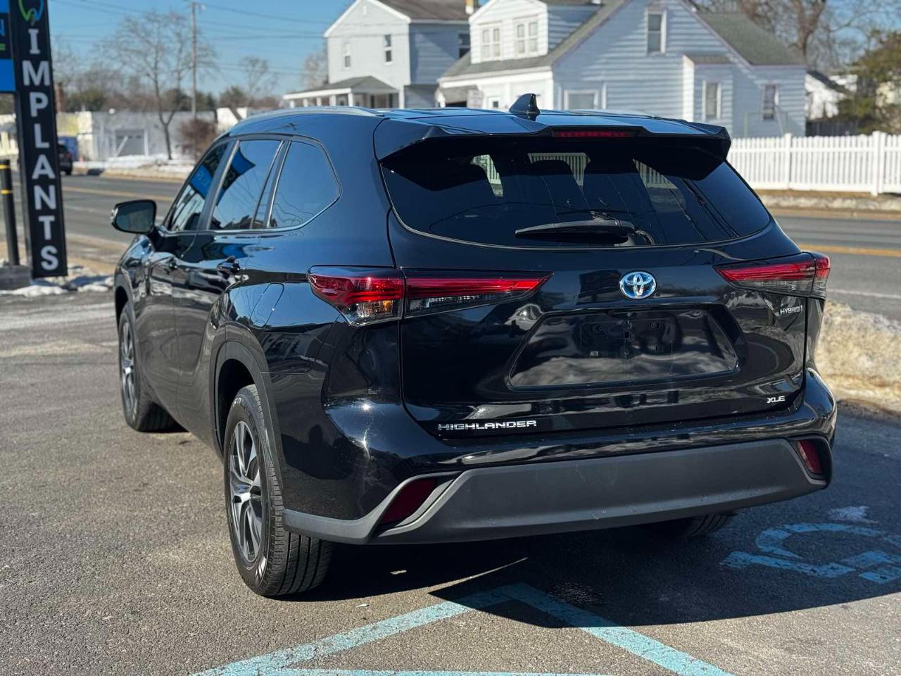 Toyota Highlander Hybrid XLE 2023