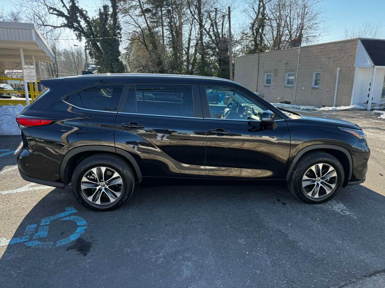 Toyota Highlander Hybrid XLE 2023