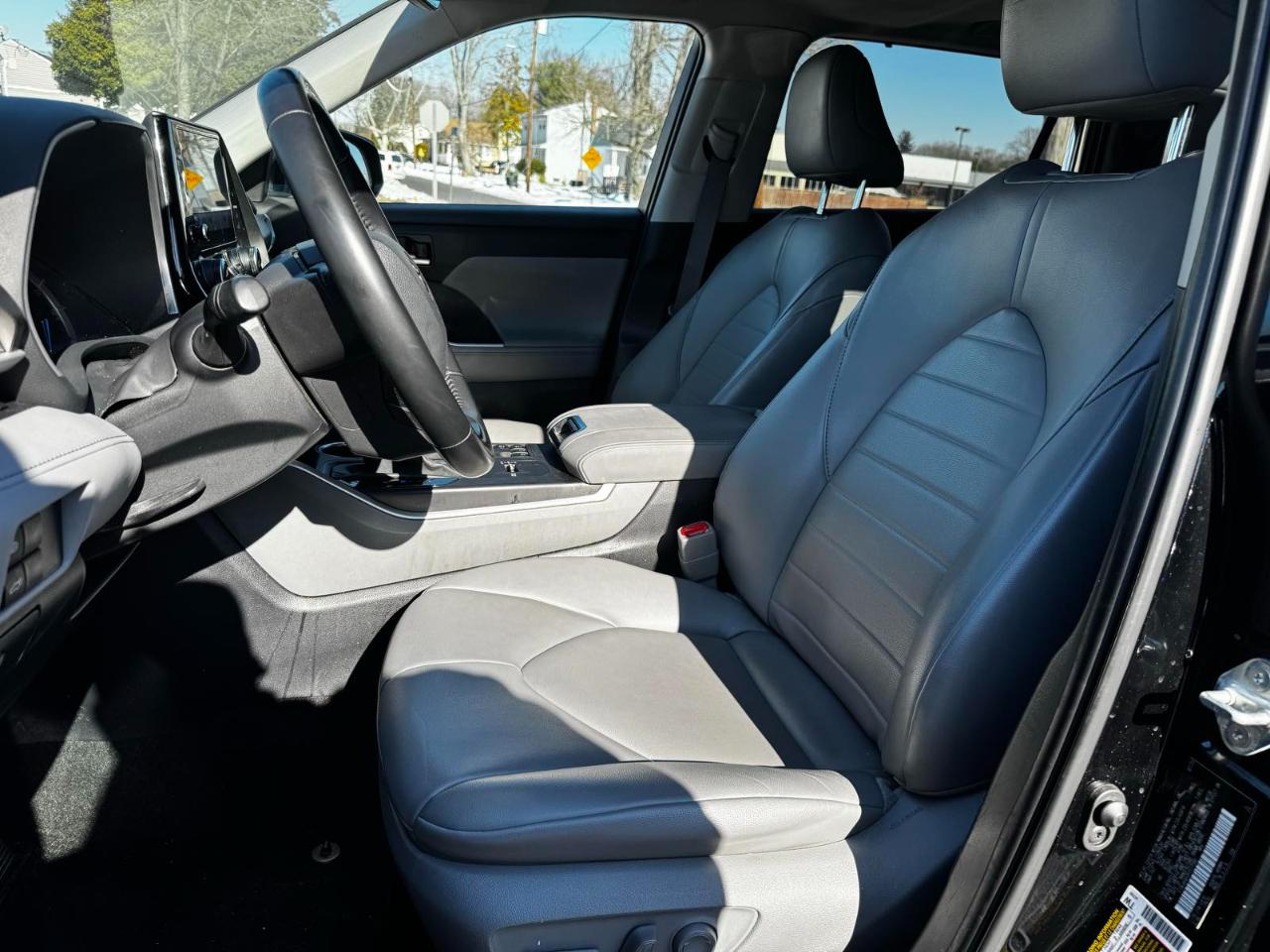 Toyota Highlander Hybrid XLE 2023