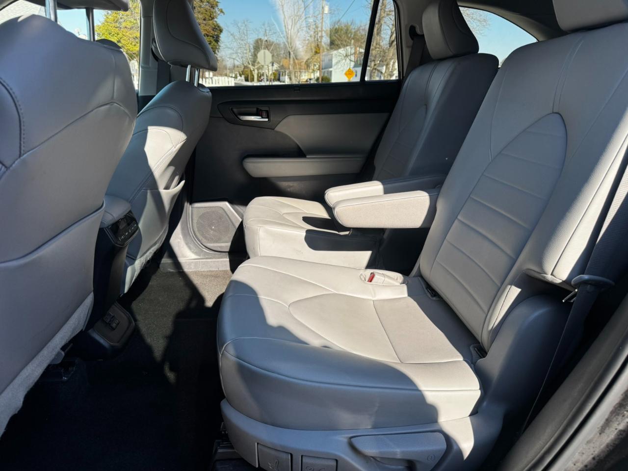 Toyota Highlander Hybrid XLE 2023