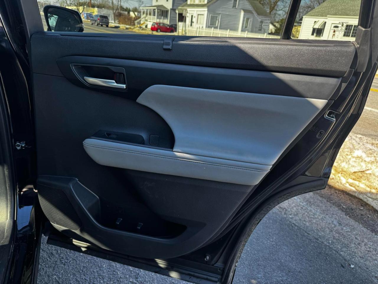 Toyota Highlander Hybrid XLE 2023