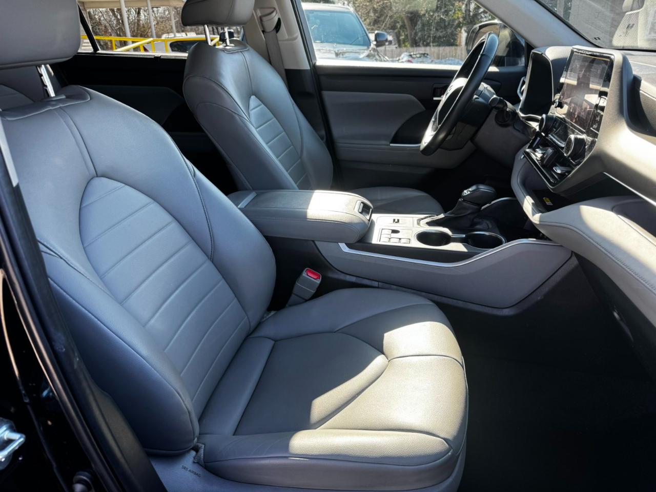 Toyota Highlander Hybrid XLE 2023