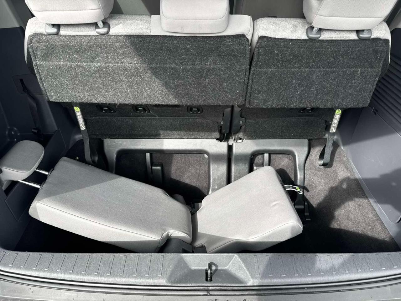 Toyota Sienna LE 8-Passenger 2024