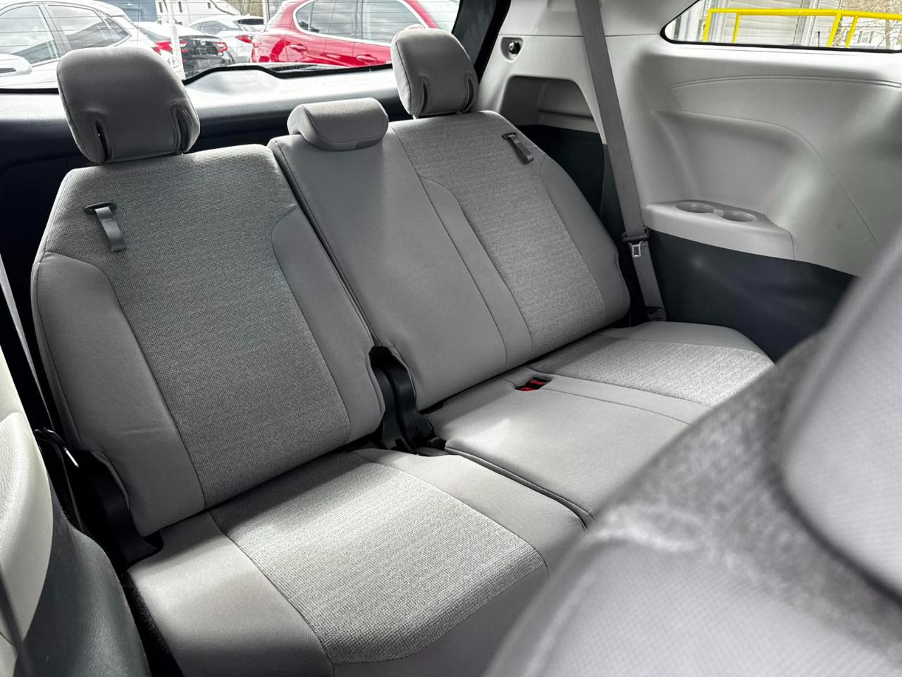 Toyota Sienna LE 8-Passenger 2024