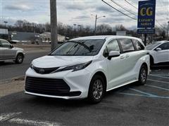 2024 Toyota Sienna 