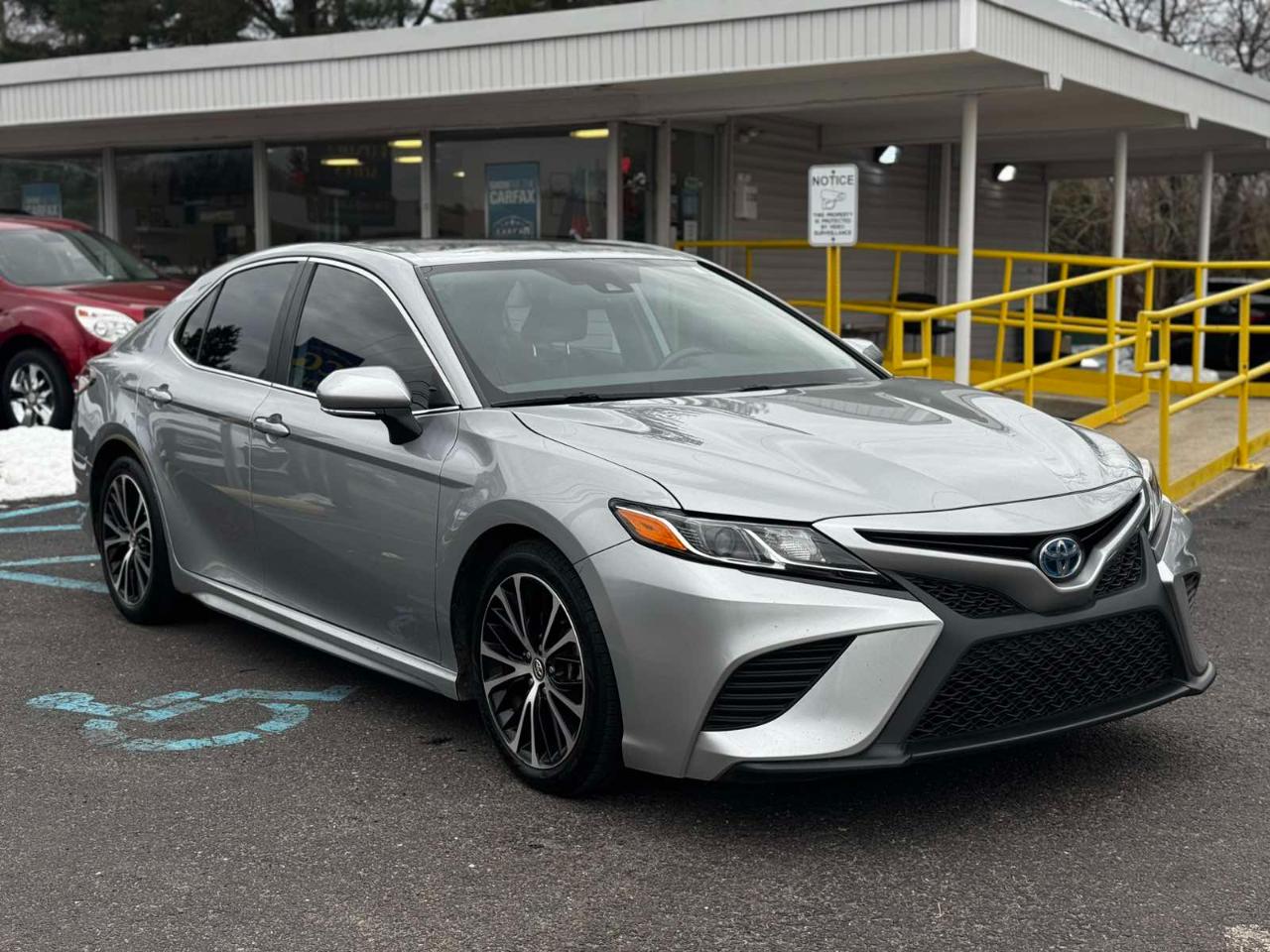 Toyota Camry Hybrid SE 2019