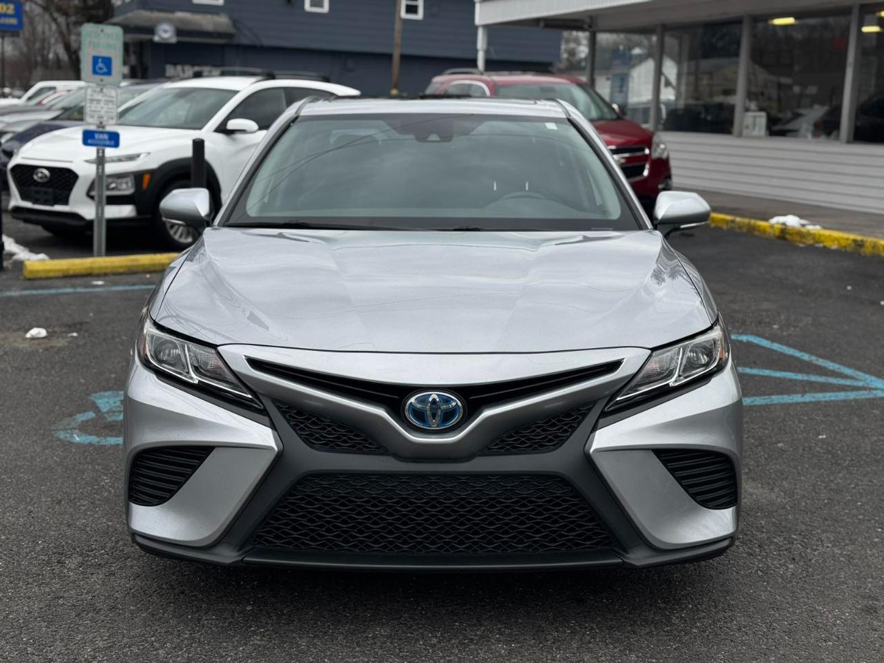 Toyota Camry Hybrid SE 2019