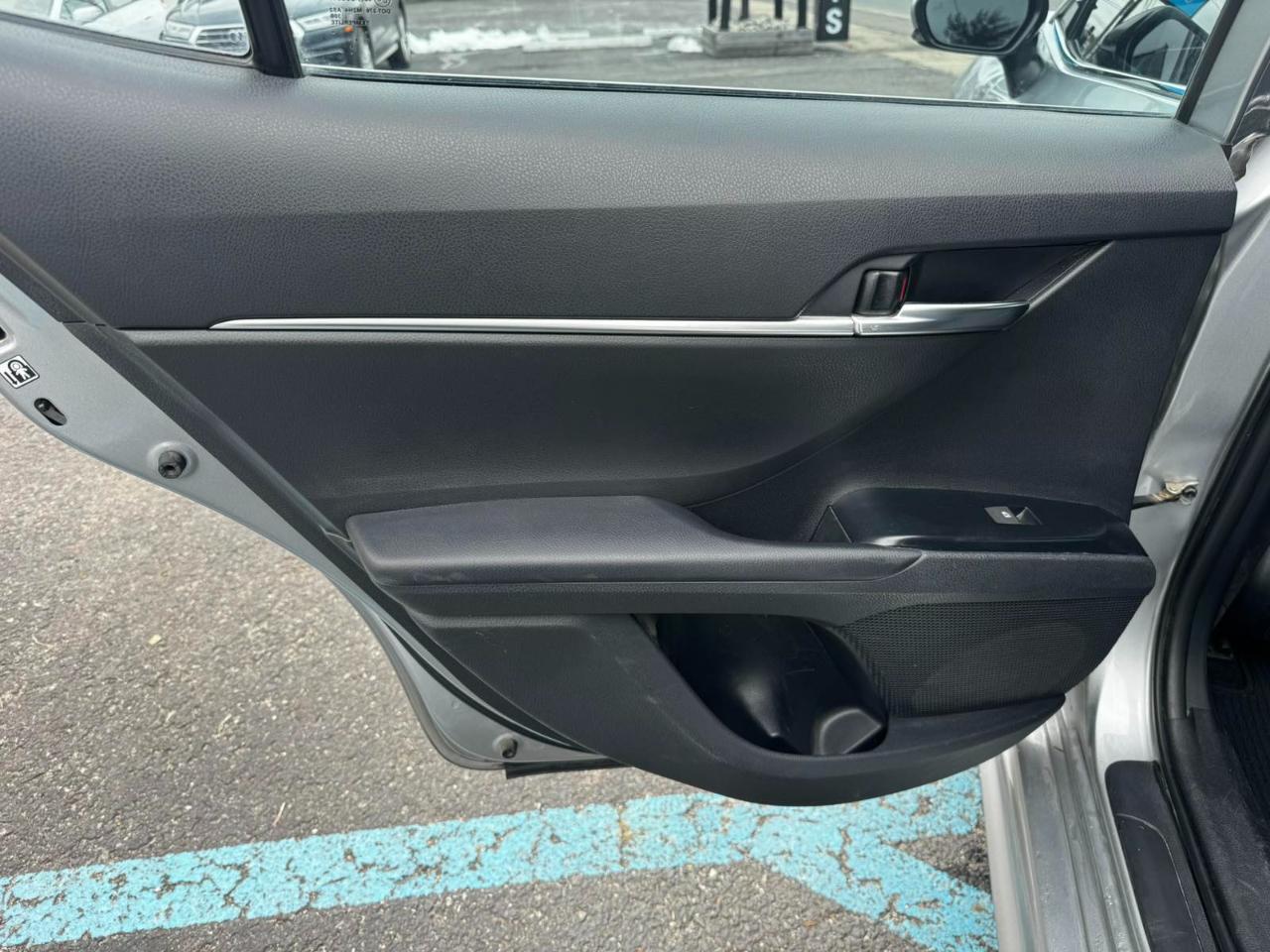 Toyota Camry Hybrid SE 2019