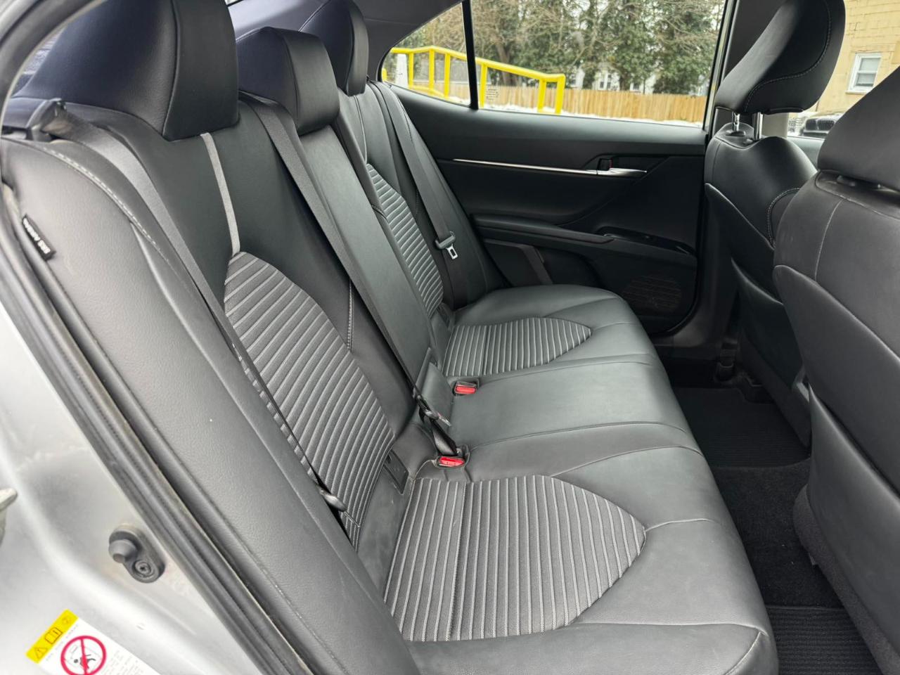 Toyota Camry Hybrid SE 2019