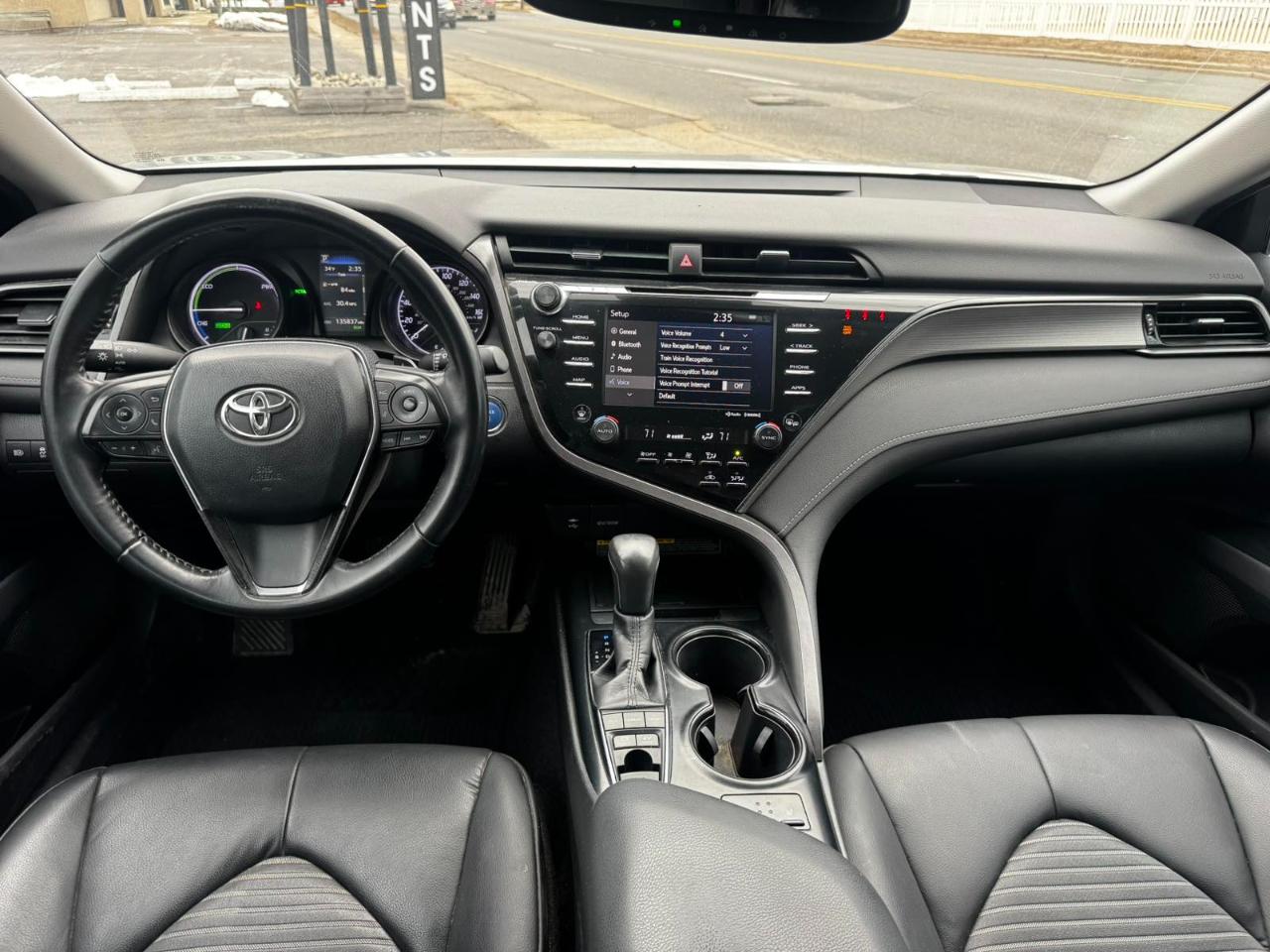 Toyota Camry Hybrid SE 2019