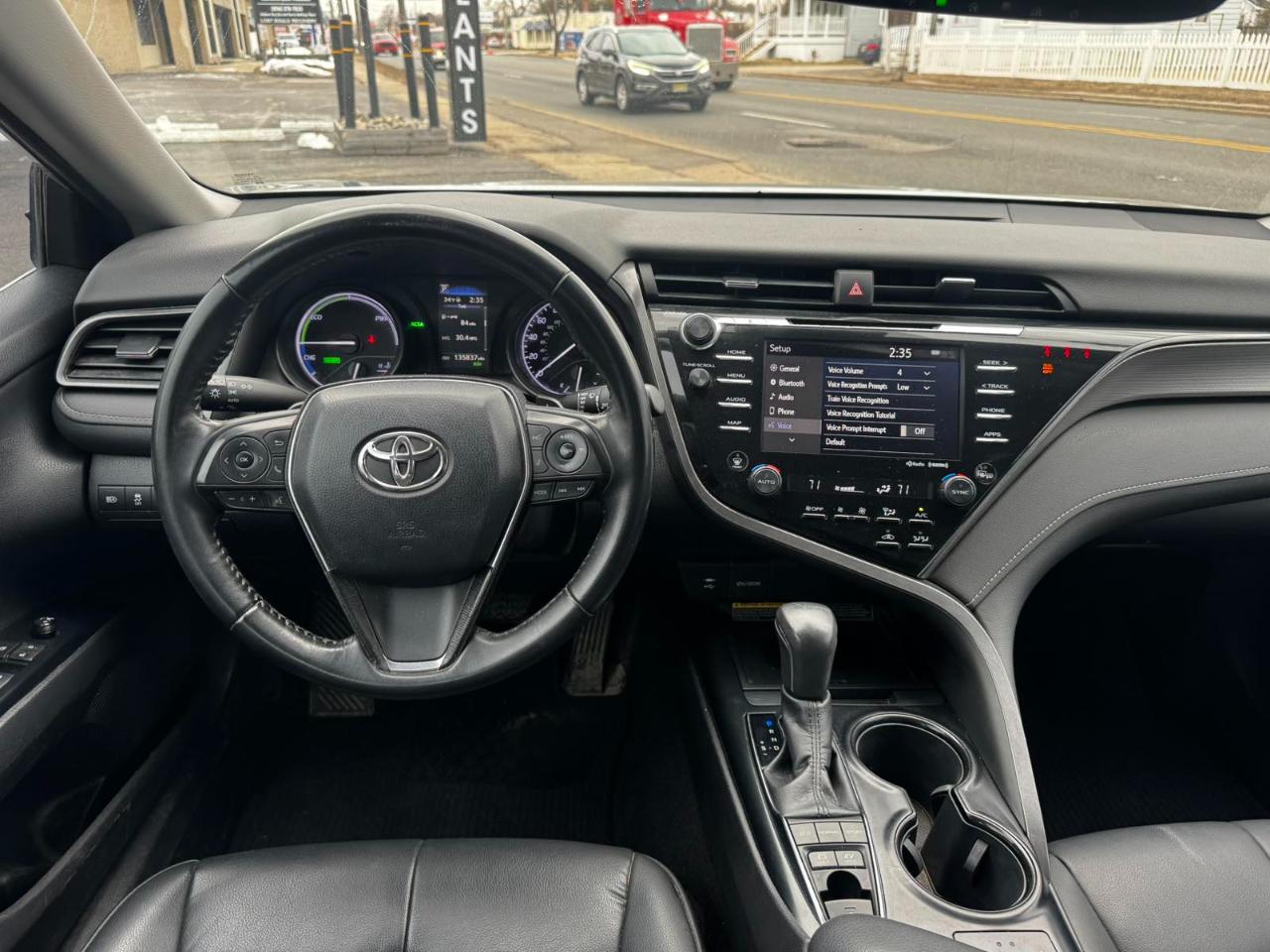 Toyota Camry Hybrid SE 2019