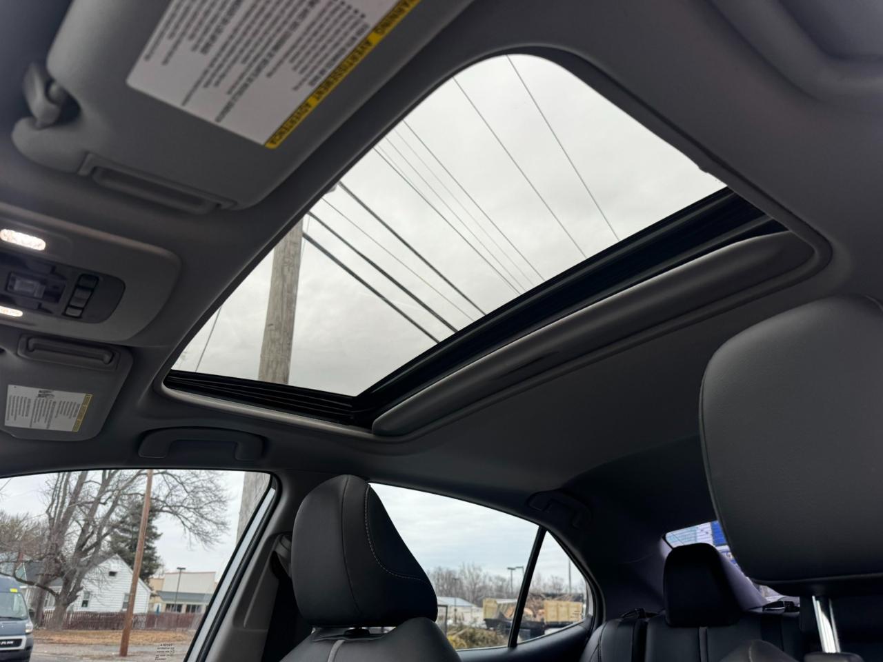 Toyota Camry Hybrid SE 2019