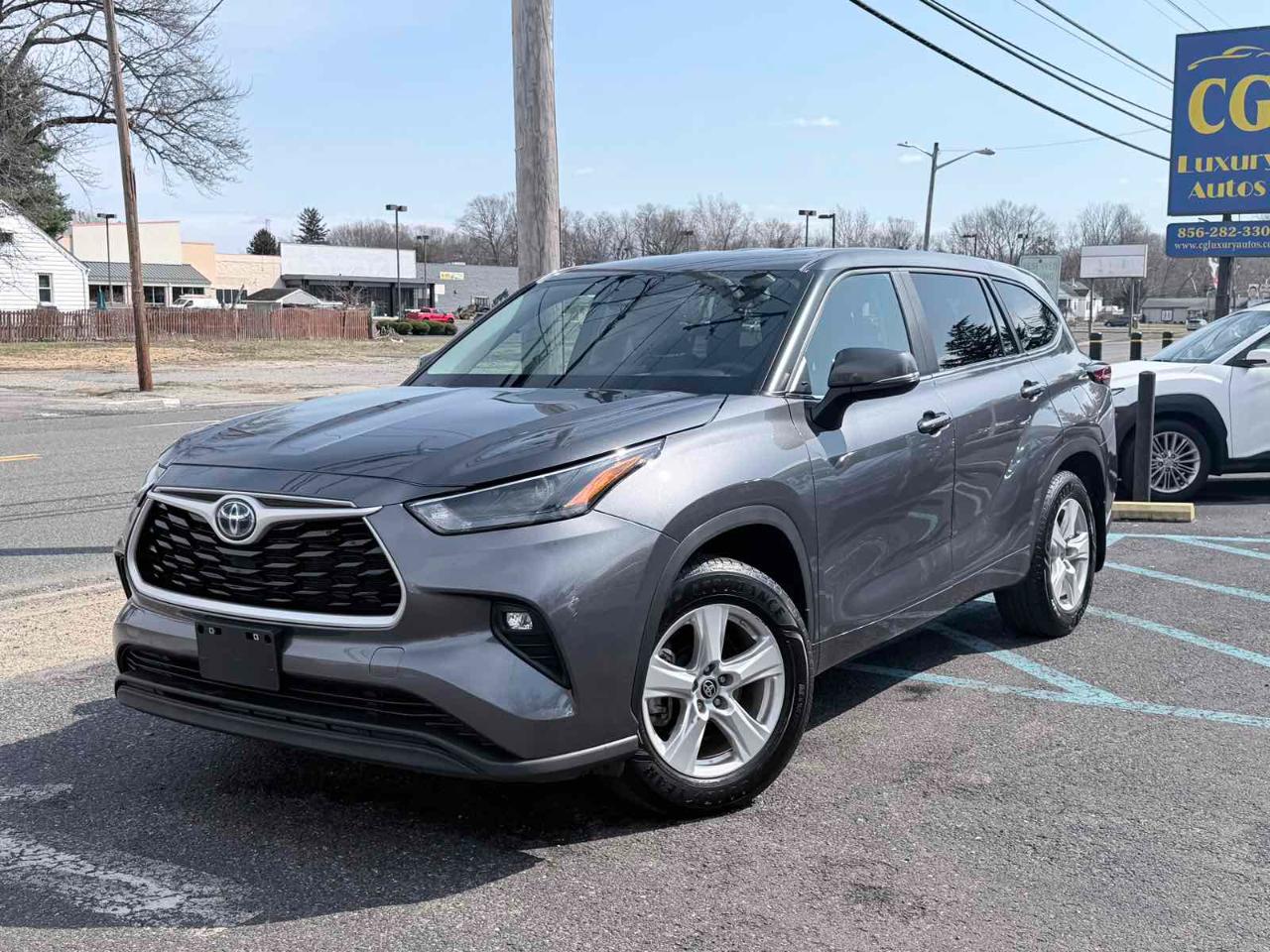 Toyota Highlander Hybrid LE 2023