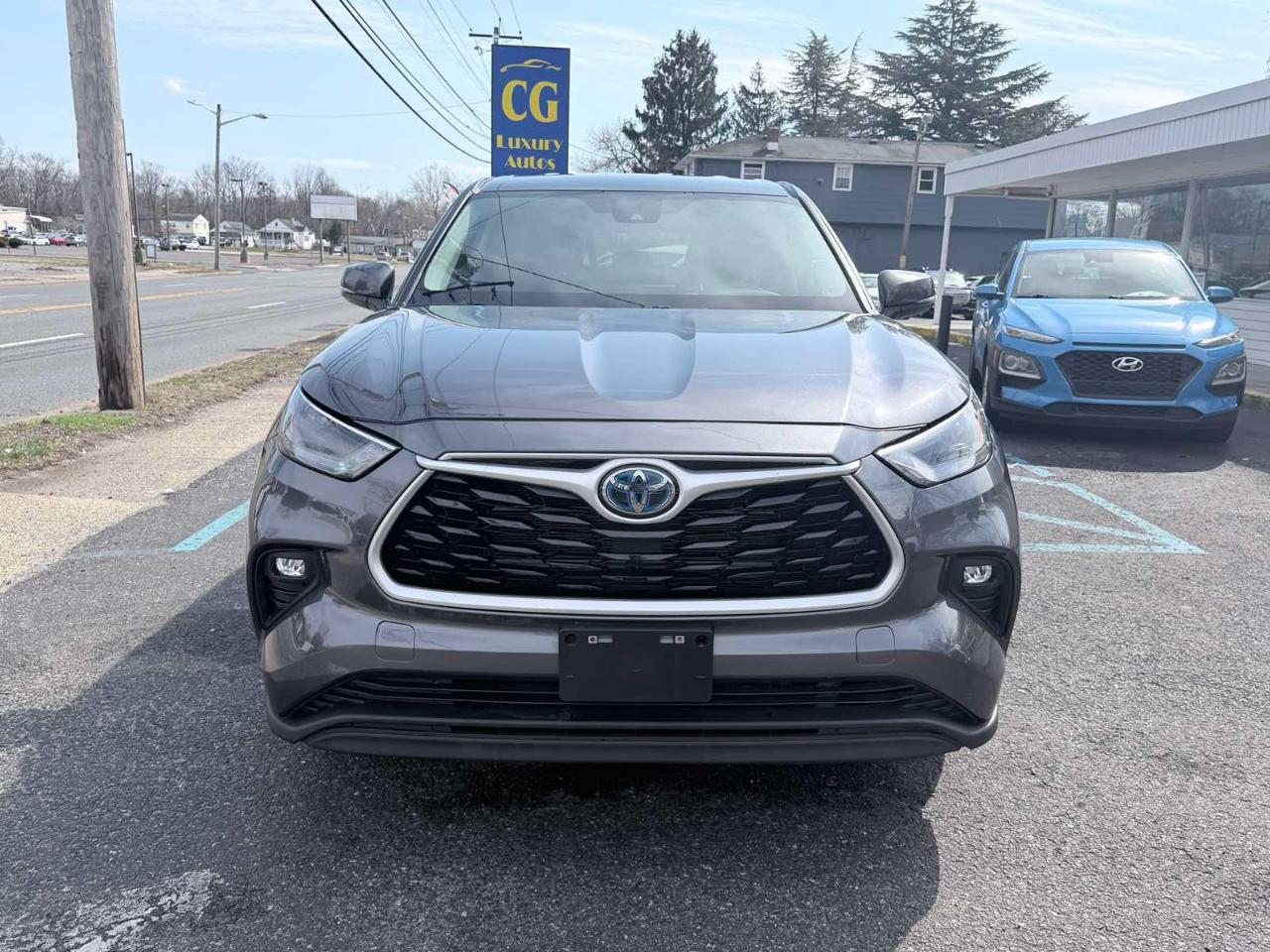 Toyota Highlander Hybrid LE 2023