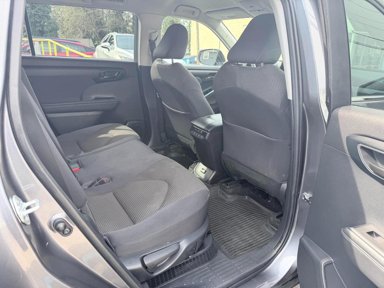 Toyota Highlander Hybrid LE 2023