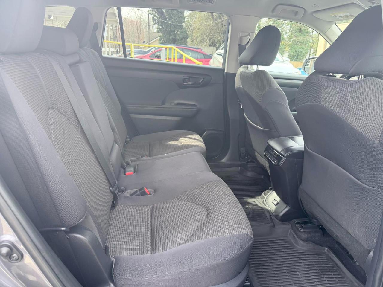 Toyota Highlander Hybrid LE 2023